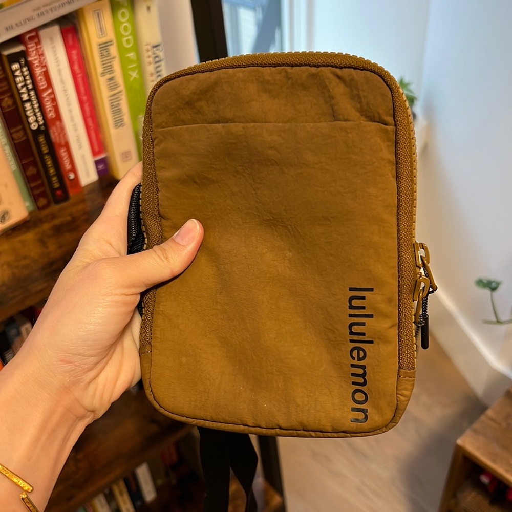 EUC Lululemon Bag